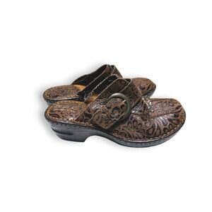 B.O.C Born Concept Brown Leather FLoral Slip On Clogs w/ Buckle Size Women 6